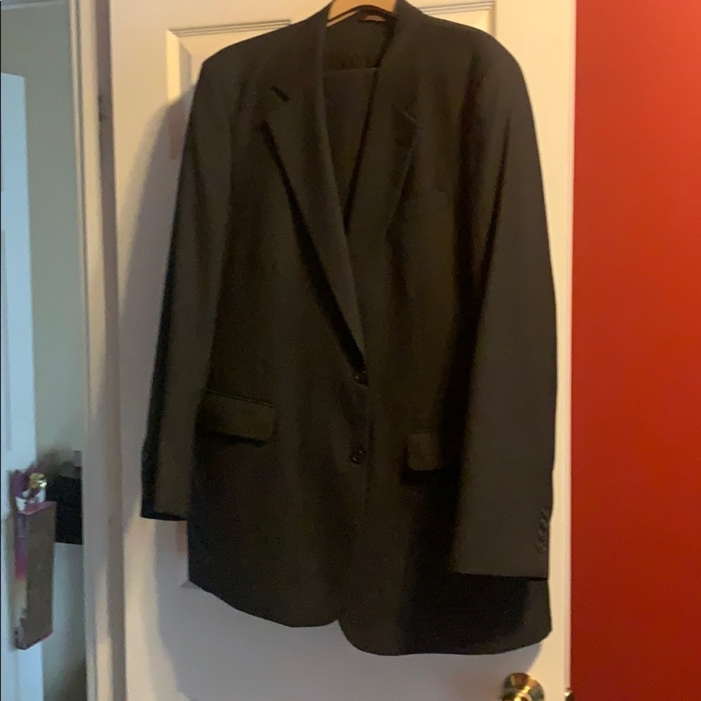Men’s wool blend gray suit